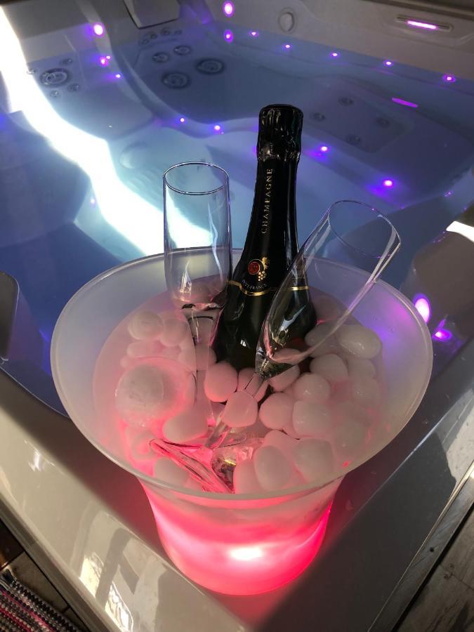 Loft Privatise Avec Spa Xxl Et Piscine Chauffee ブリュ エクステリア 写真
